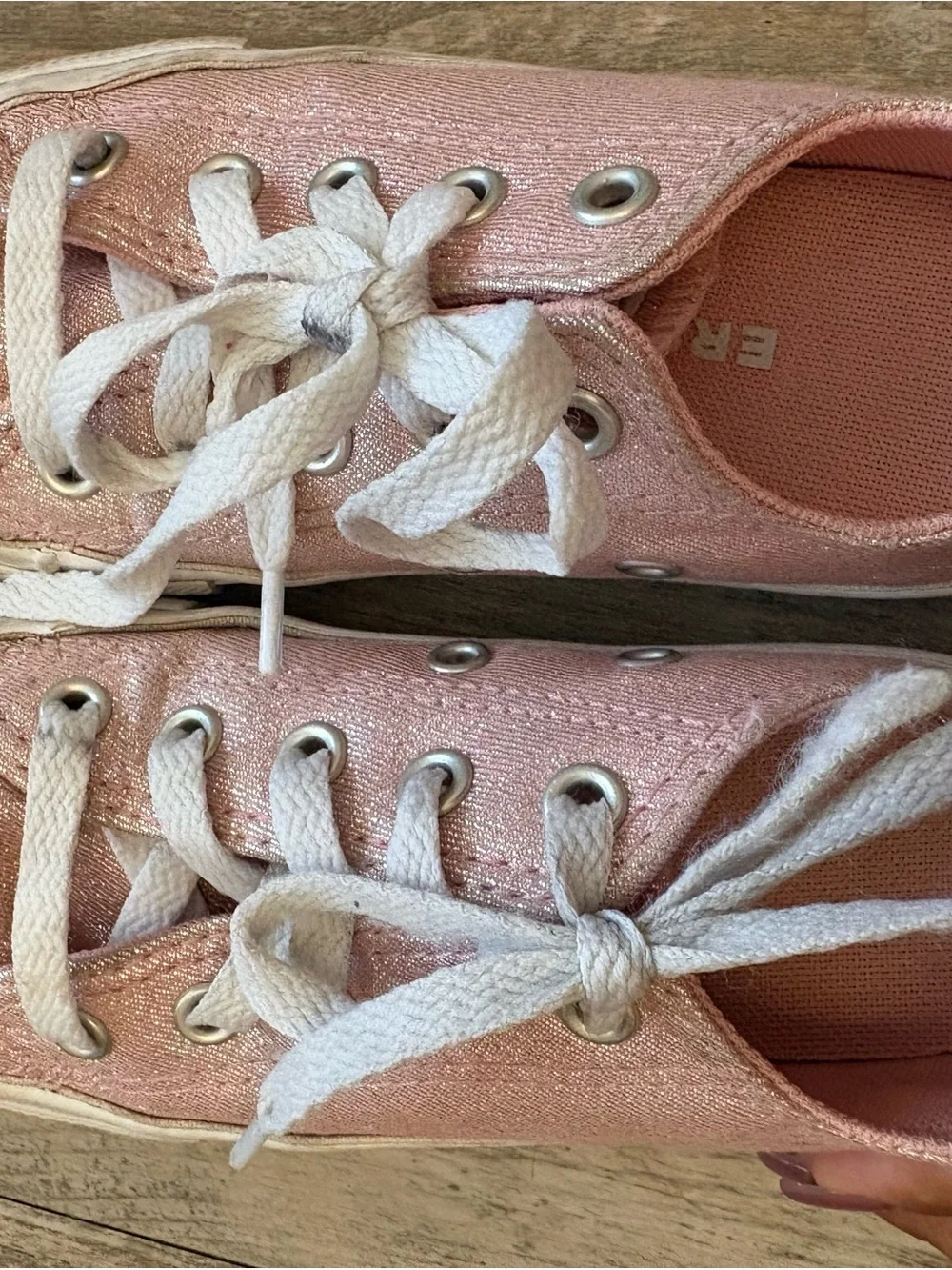 Converse shimmery pink