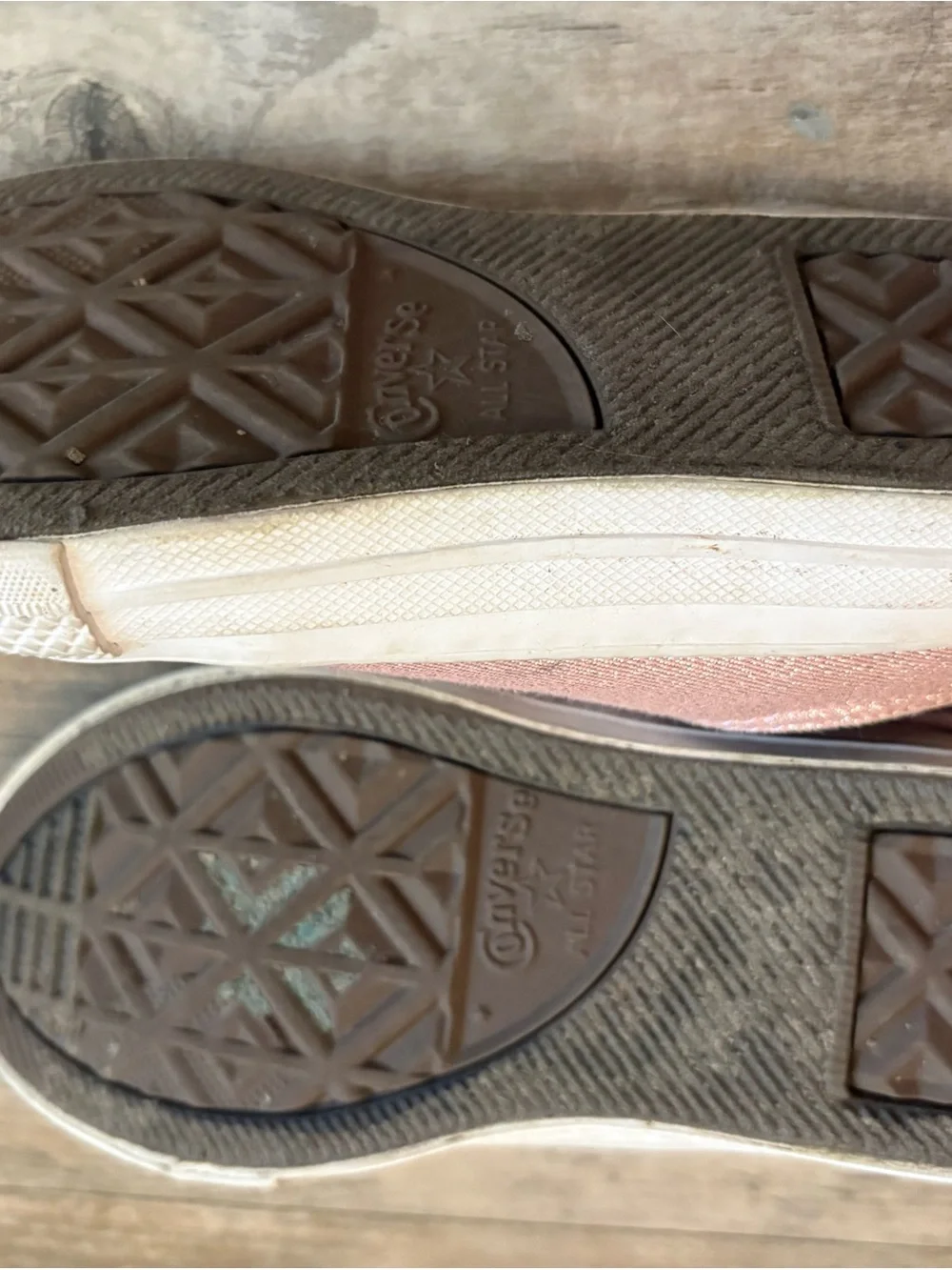Converse shimmery pink