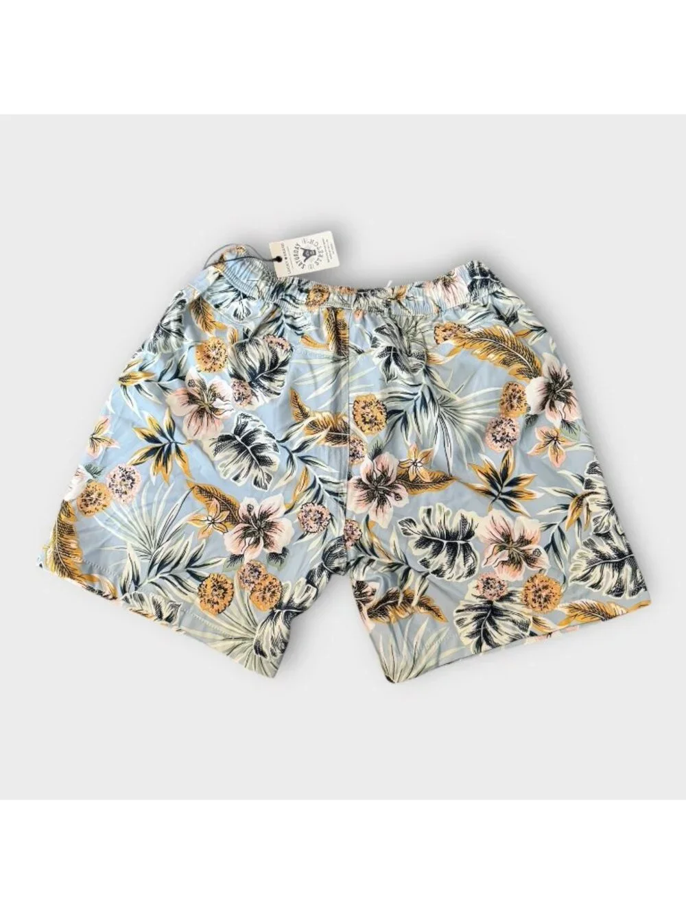 Lucky Brand dive into