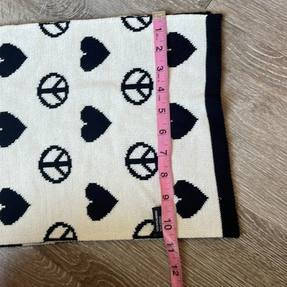 Moschino Peace sign heart Love Scarf wool blend black and white