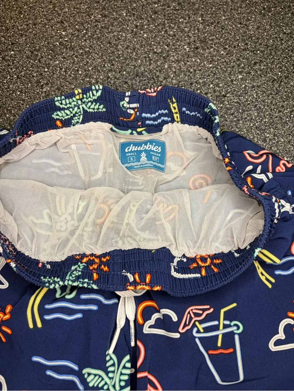 chubbies navy swim