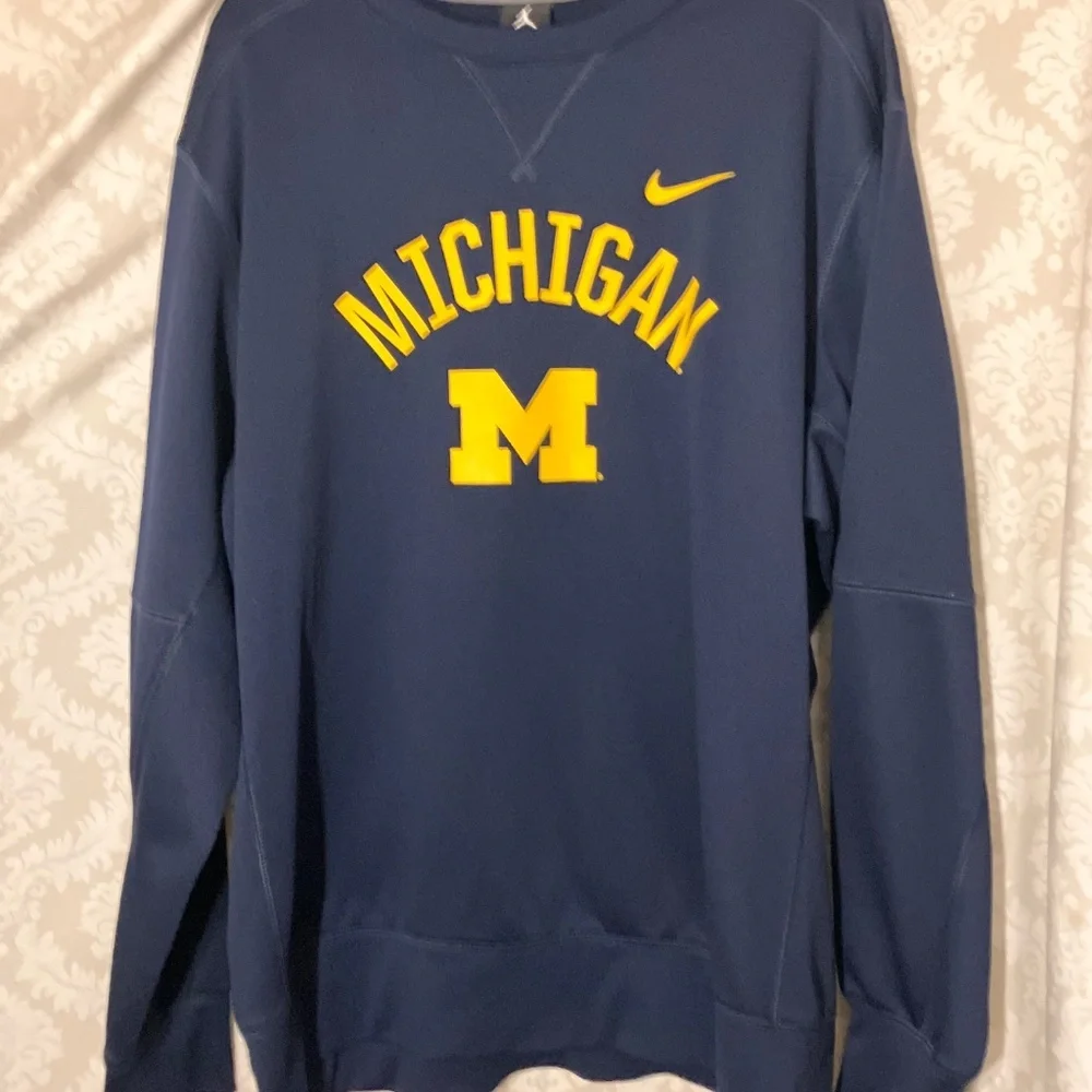 Nike Men's Jordan Dri-FIT U of M SweatShirt