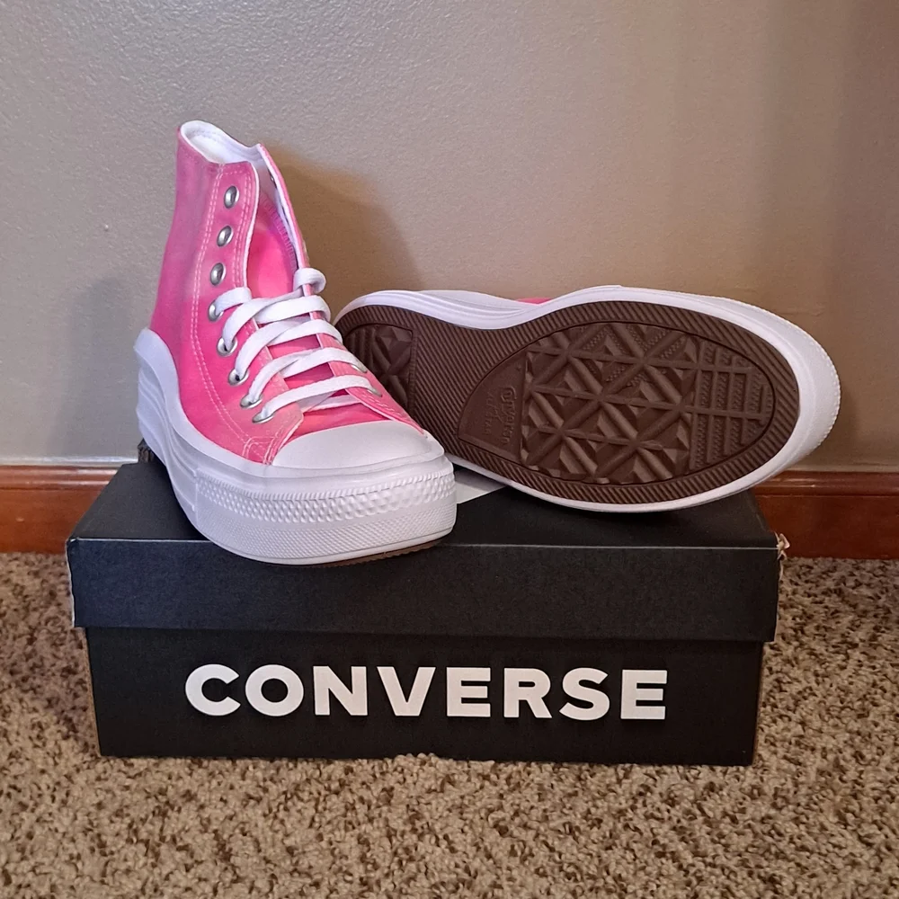 Converse stylish pink