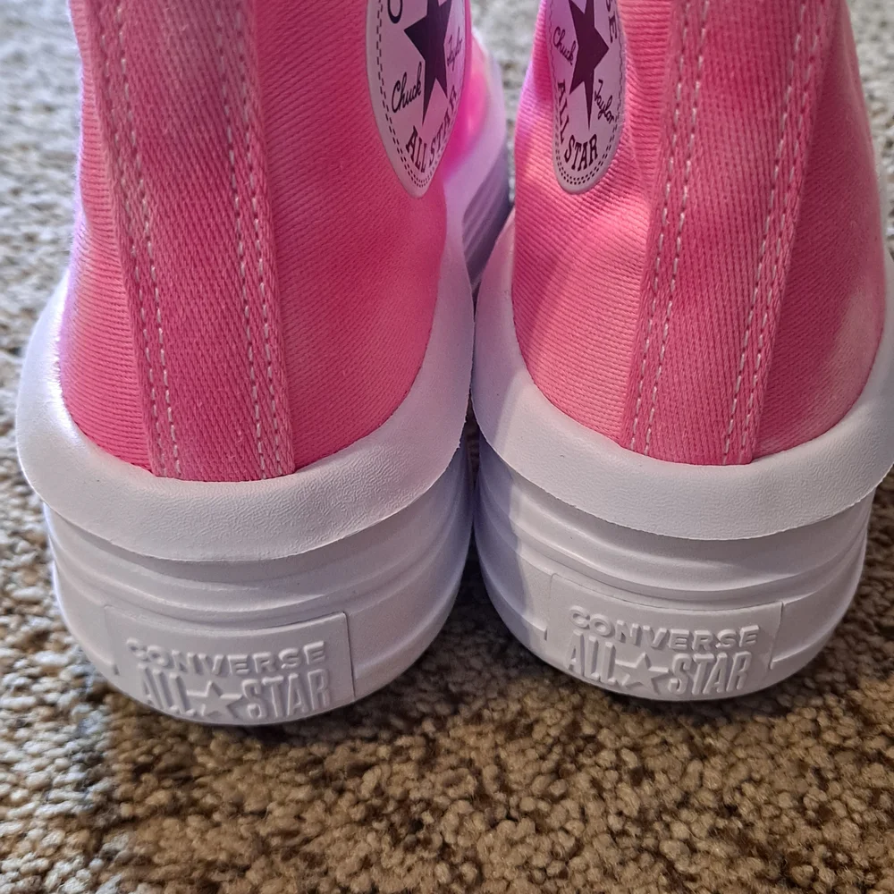 Converse stylish pink