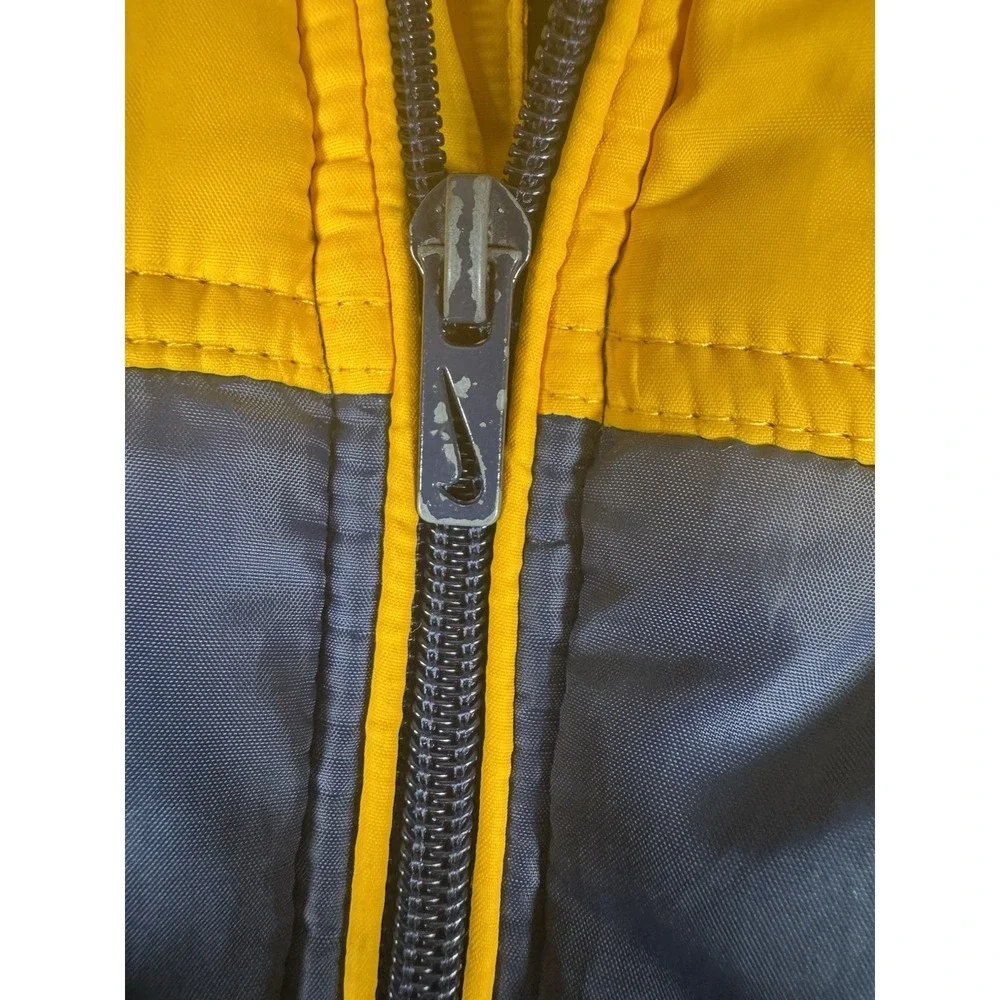 Nike puffer hooded