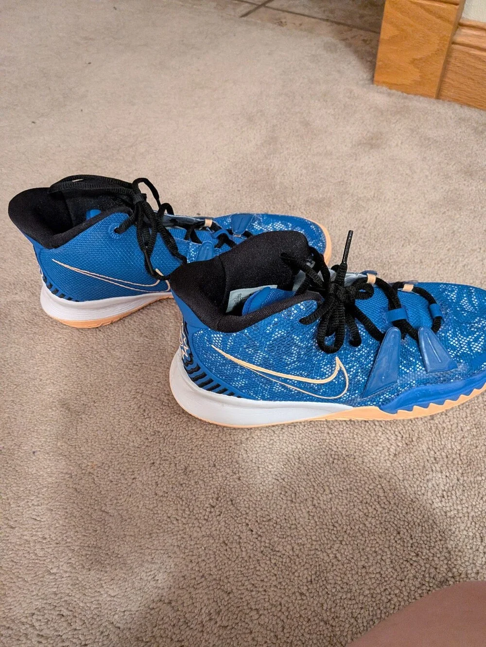 6 Y Nike KYRIE‎