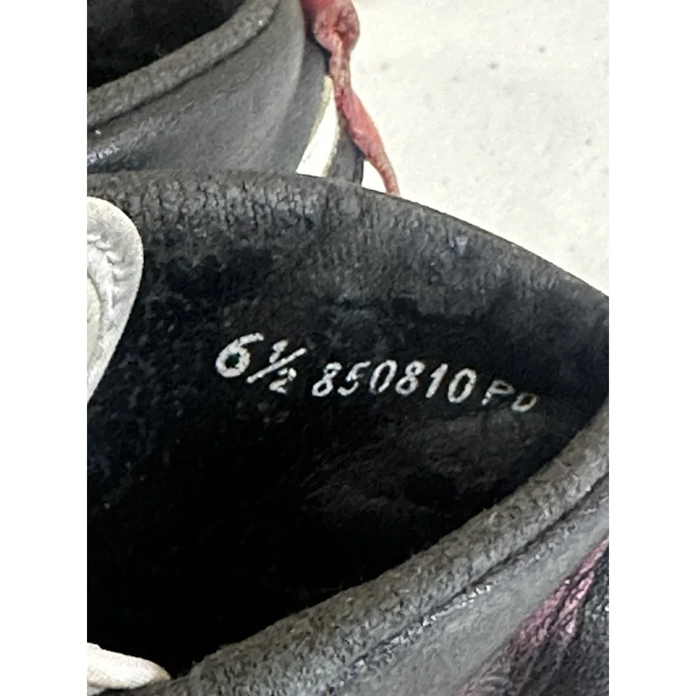Nike pics size