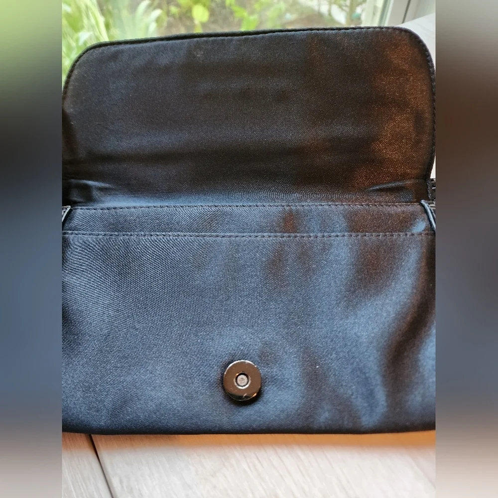 Guess used black