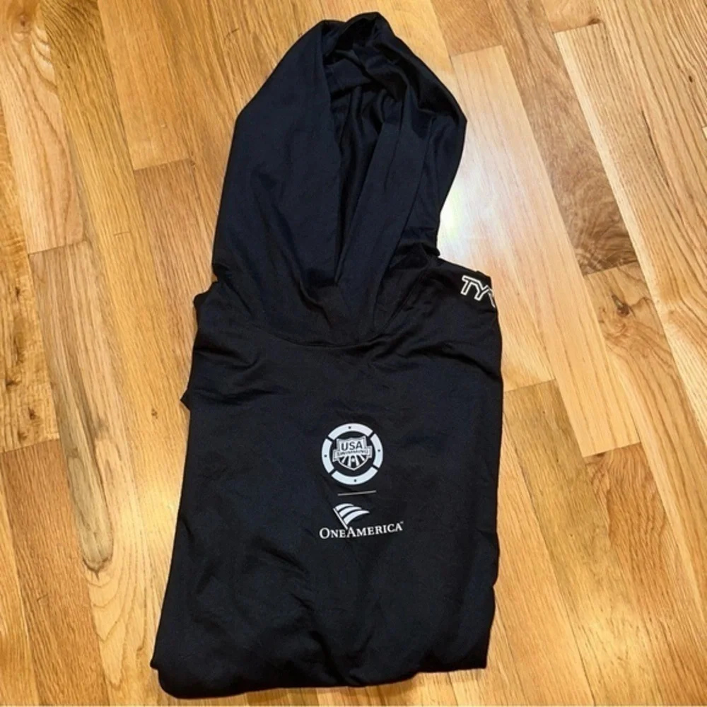 TYR  TECH Performance‎ Hoodie size S(4/6) NWT