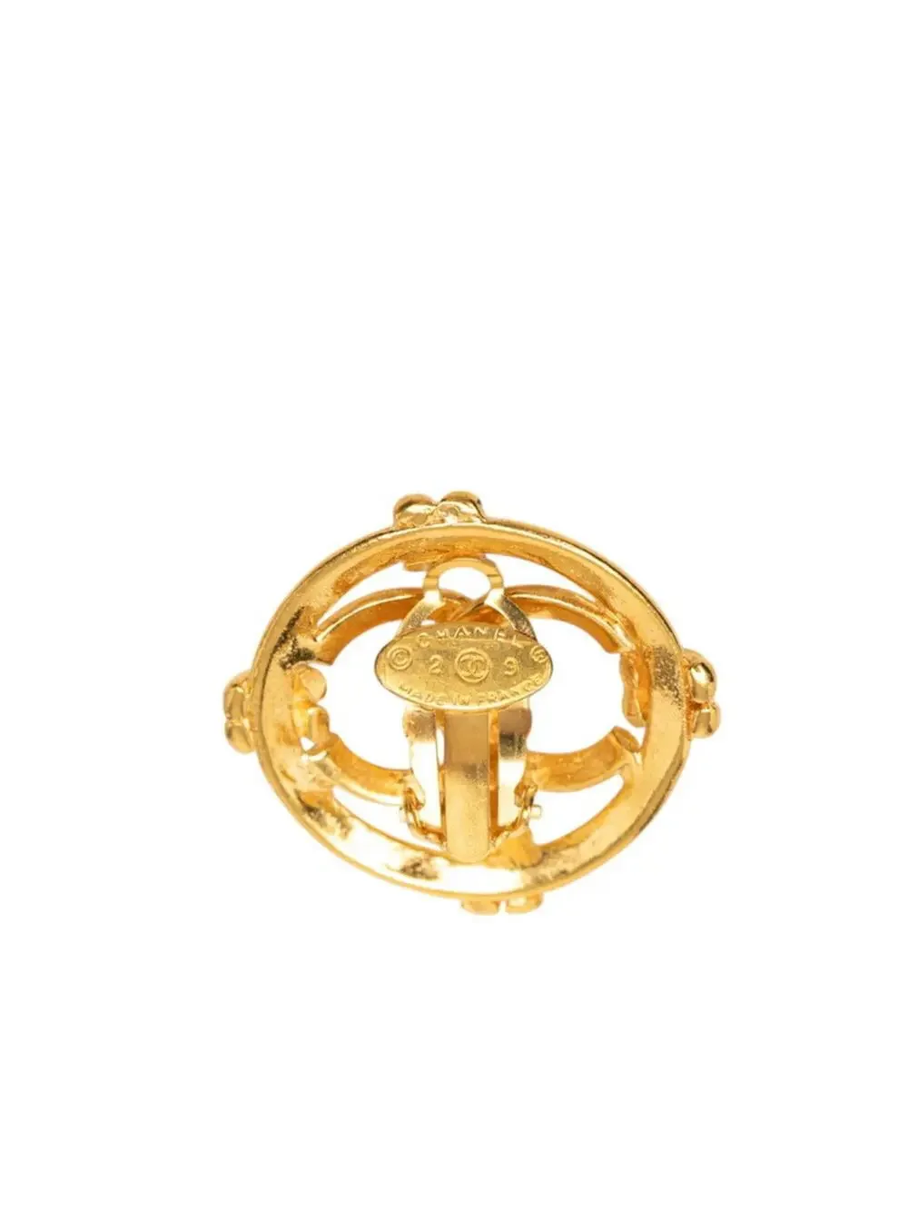 CHANEL elevate your
