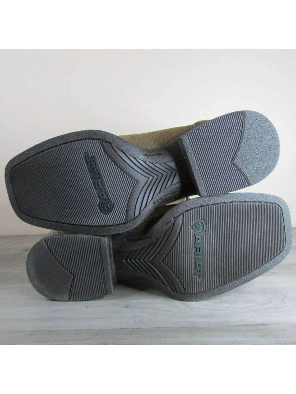 Ariat new vary