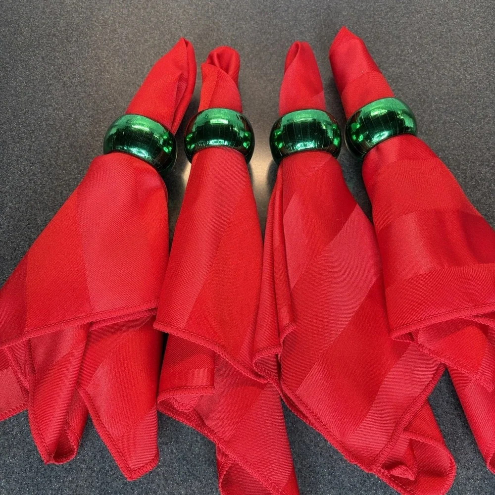 Christmas Red Napkins with Green Rings Dinner Party 16x17‎ Crisp Linens Holliday