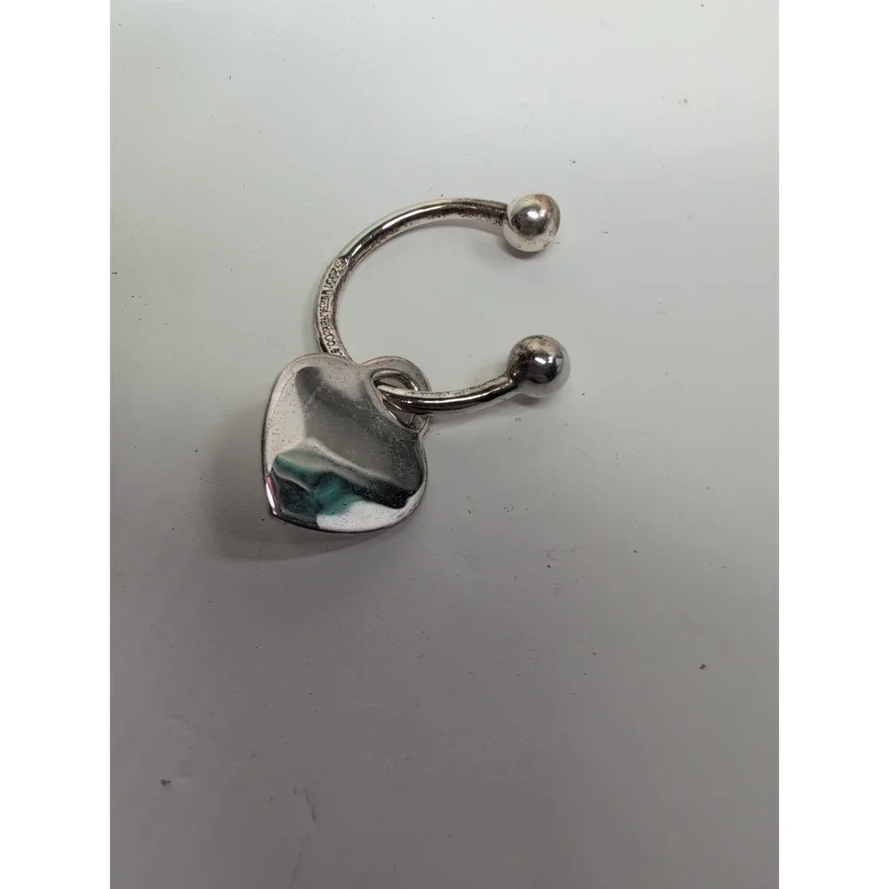 PLEASE RETURN TO TIFFANY & CO. 2001 HEART KEYCHAIN TWIST VINTAGE