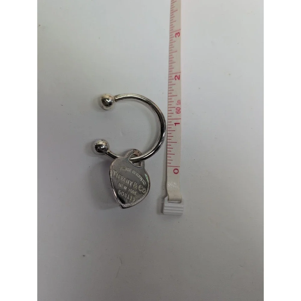PLEASE RETURN TO TIFFANY & CO. 2001 HEART KEYCHAIN TWIST VINTAGE
