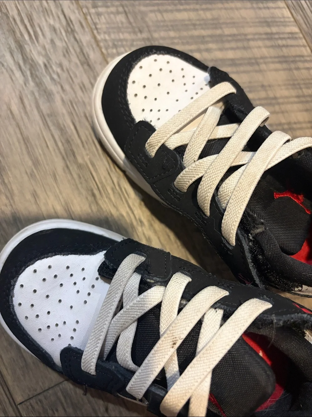 Nike Kids' Black and White Low-Top Sneaker