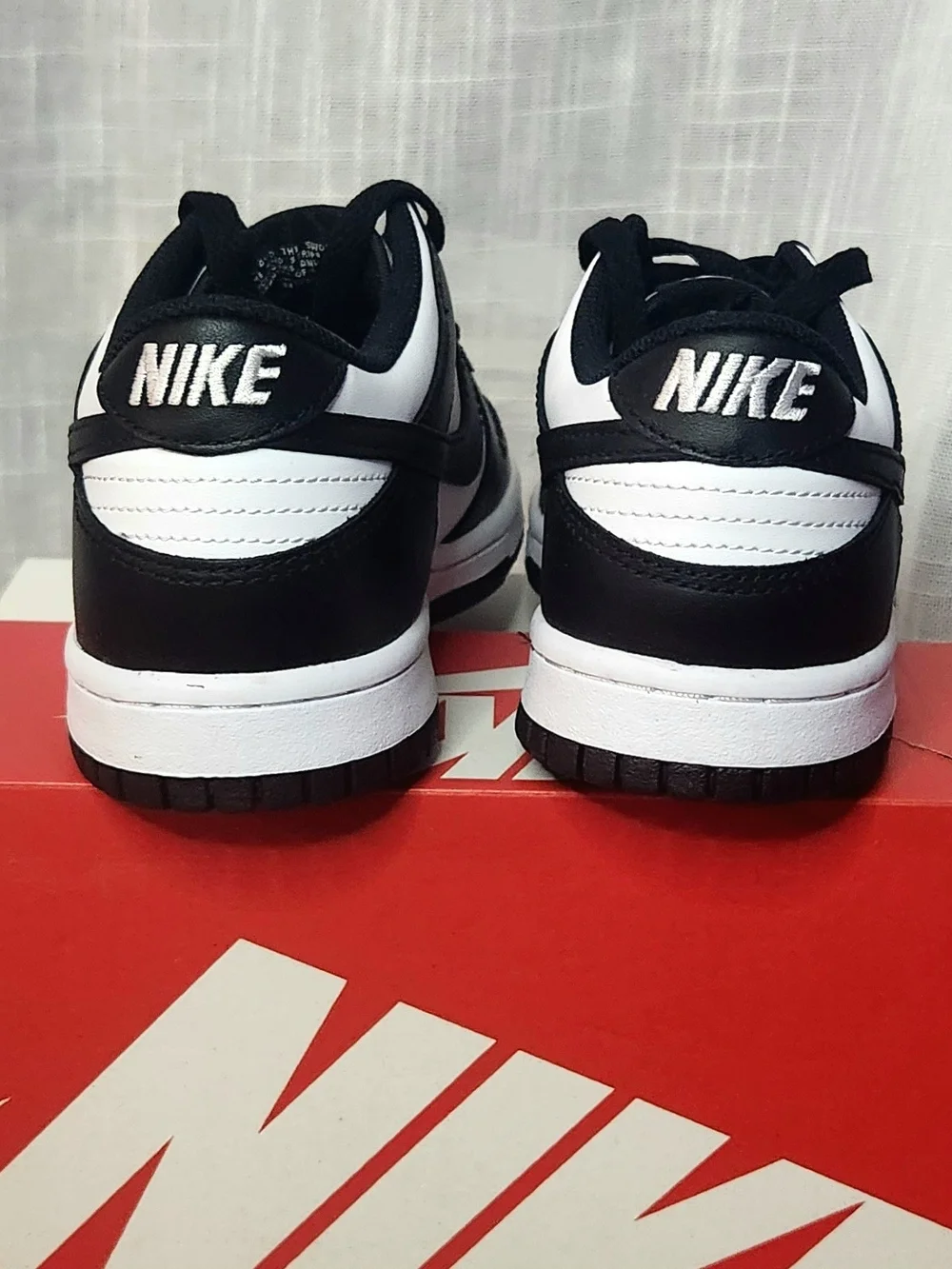 Nike classic low