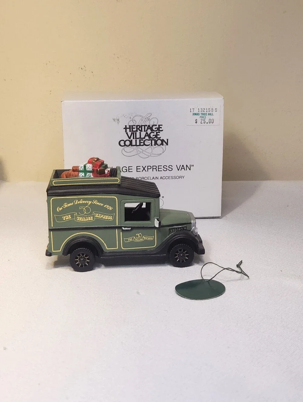 Department 56 Village Express Van Christmas Green Retired 5865.3 Box