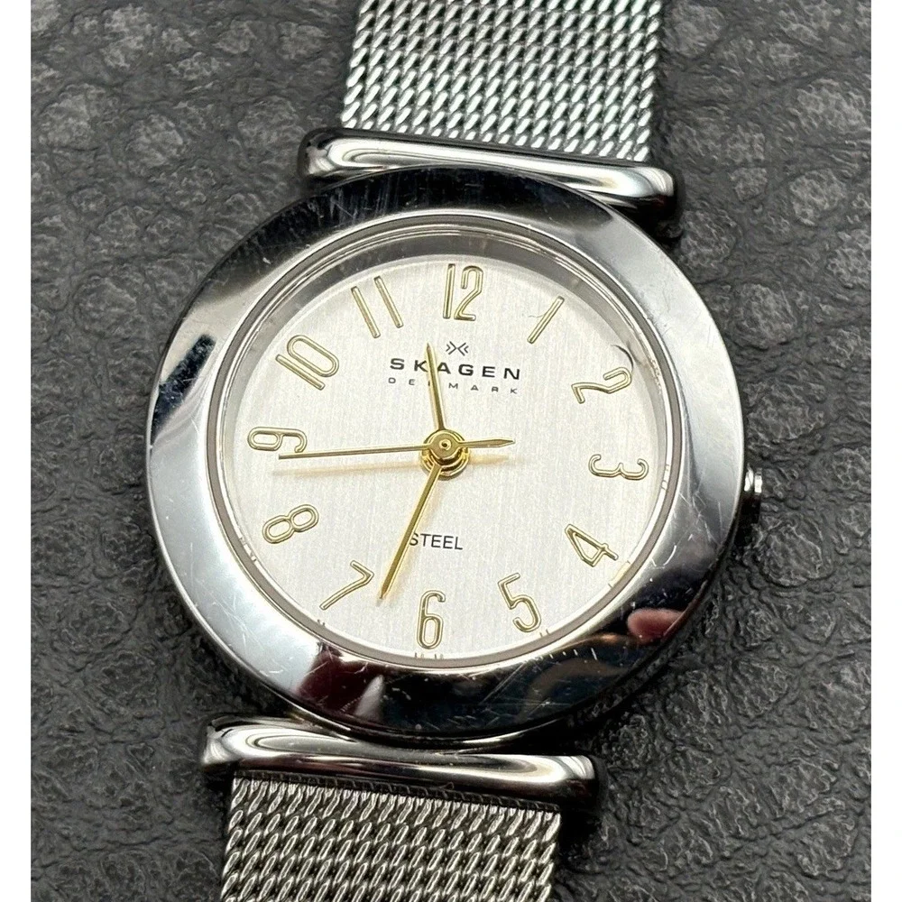 Skagen Silver Tone Stainless Steel Mesh Watch NEEDS BATTERY