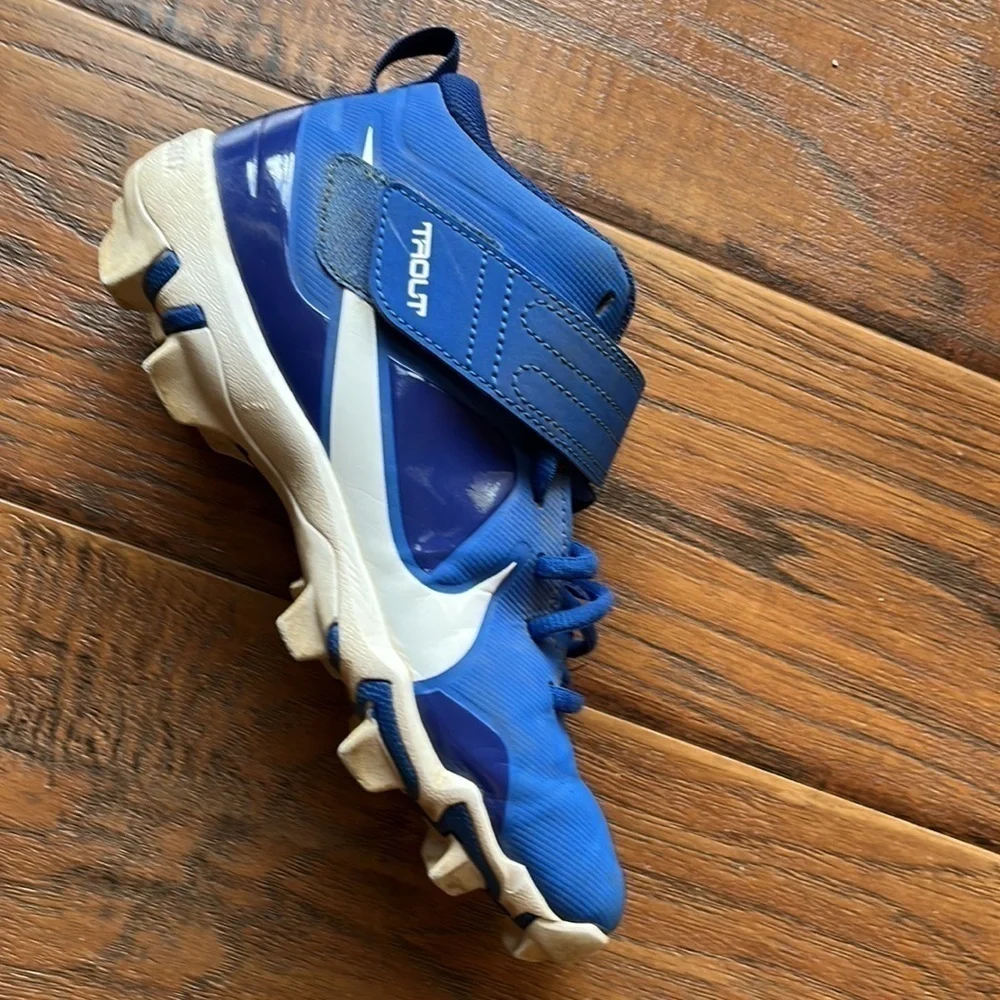 Nike cleats size