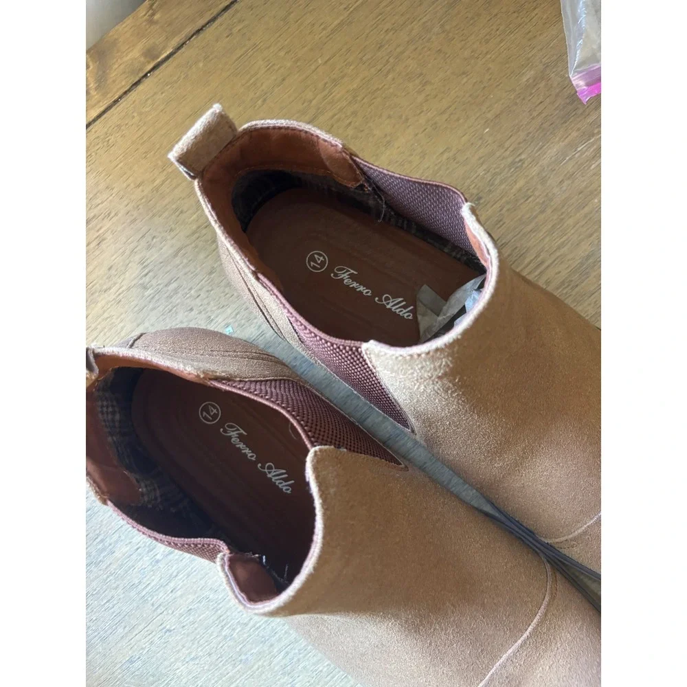 Ferro Aldo size 14
