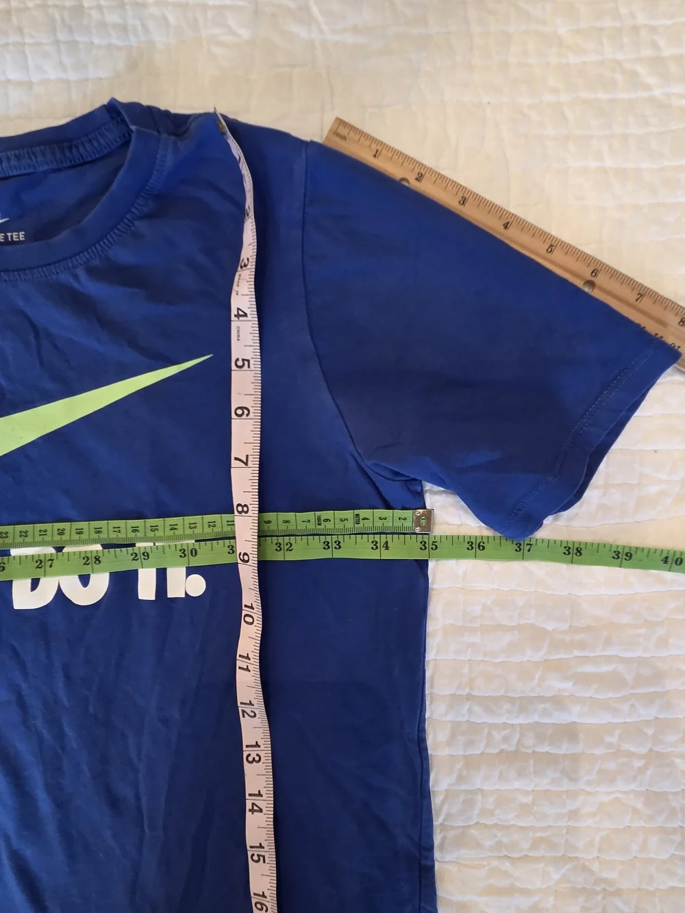 Nike classic graphic