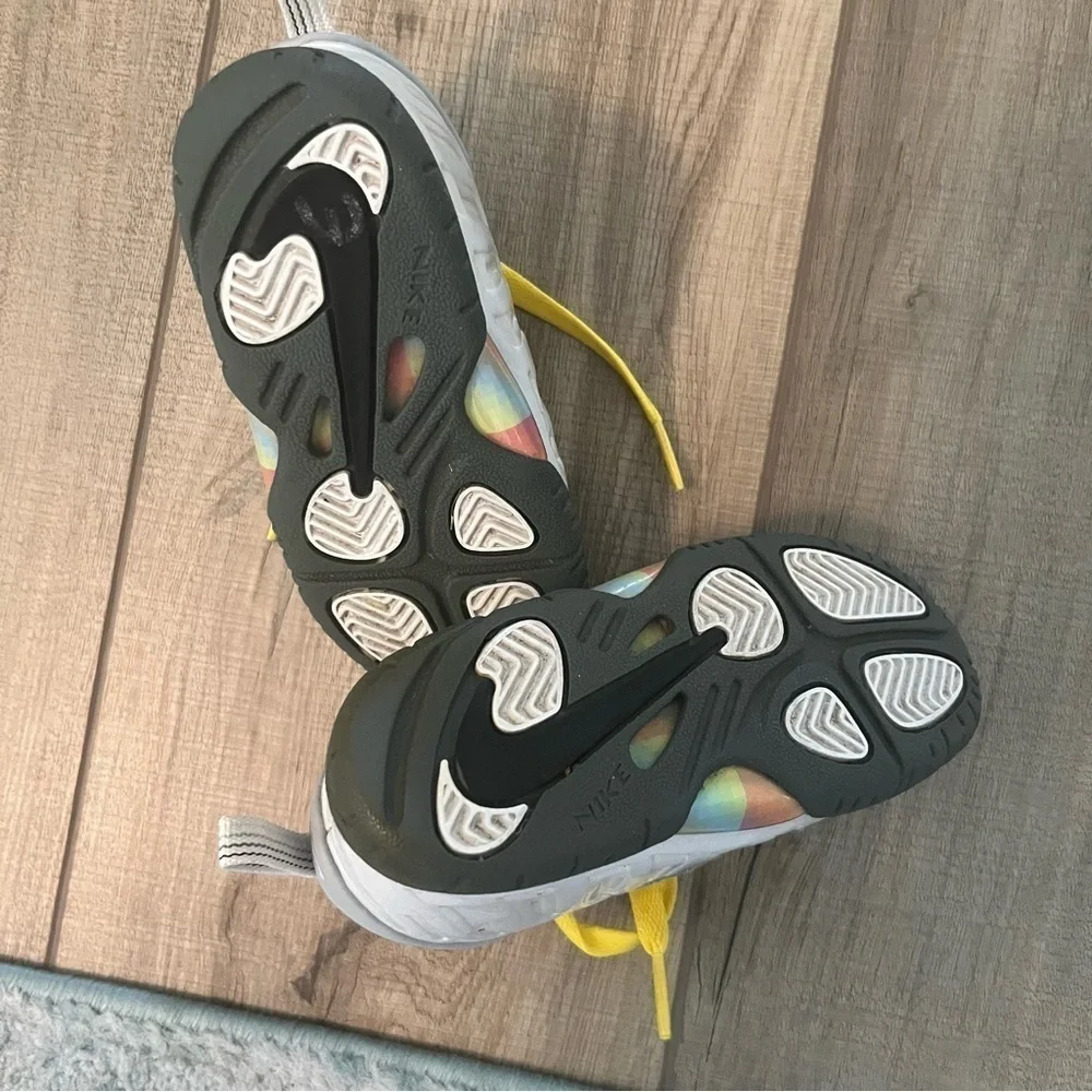 Nike little posite