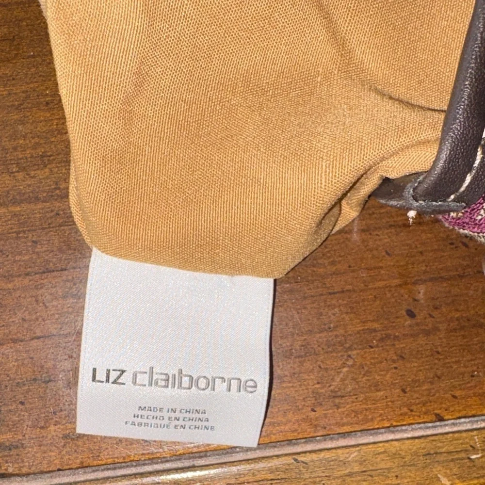 Liz Claiborne approximately or height
