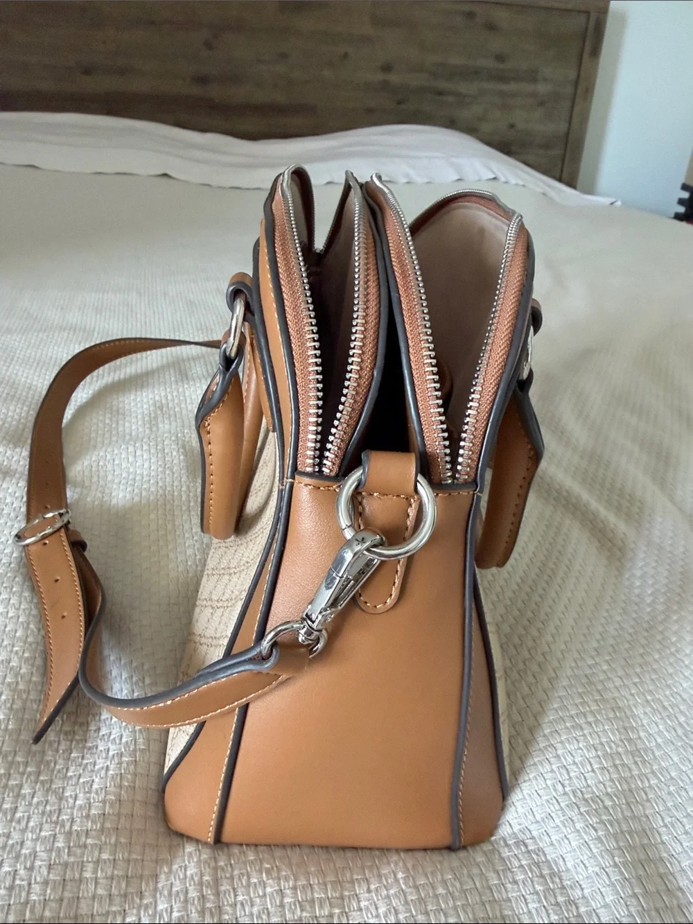 Nine West compact structured