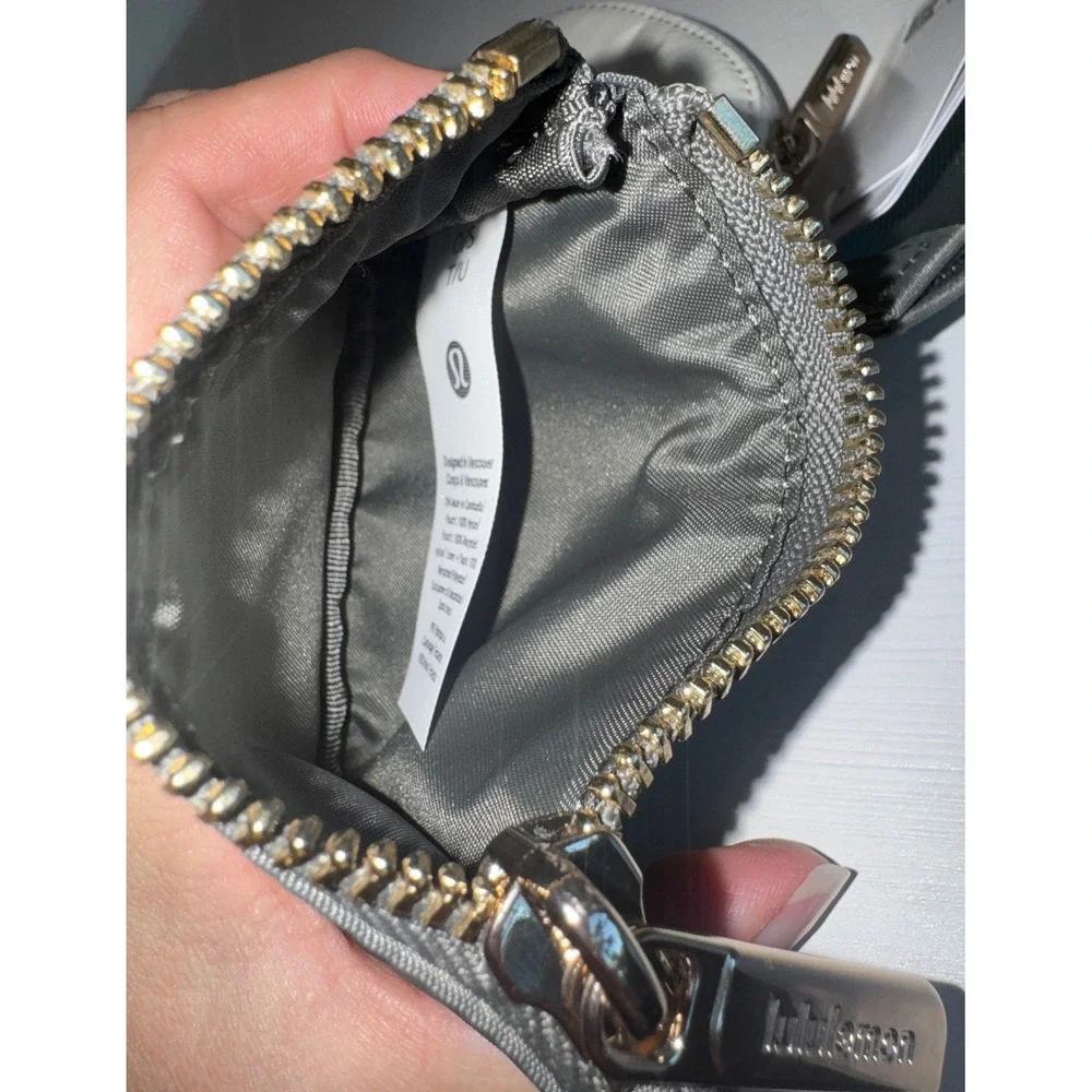 lululemon athletica dual pouch