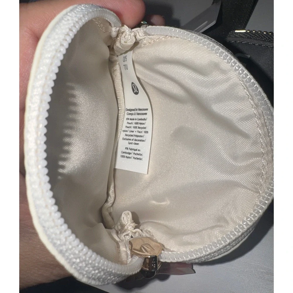 lululemon athletica dual pouch