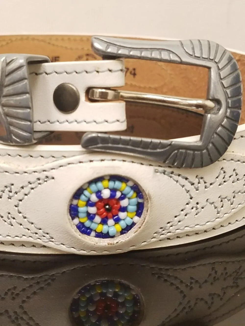 Silver Creek Collection Southwest Western Beaded Style White Leather Belt 27-30