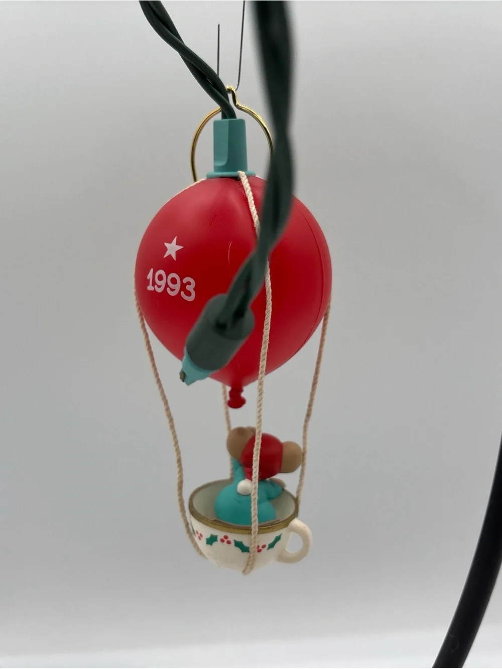 Hallmark Keepsake Ornament 1993 Vintage Chris Mouse Flight 9th In Mouse Series