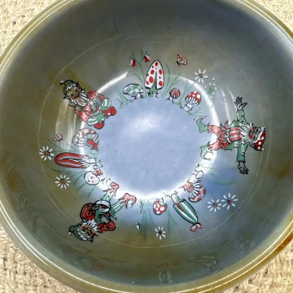 Wade Armagh Leprechaun Bowl Trinket‎ Dish Mushrooms Gnomes Irish Porcelain Vtg