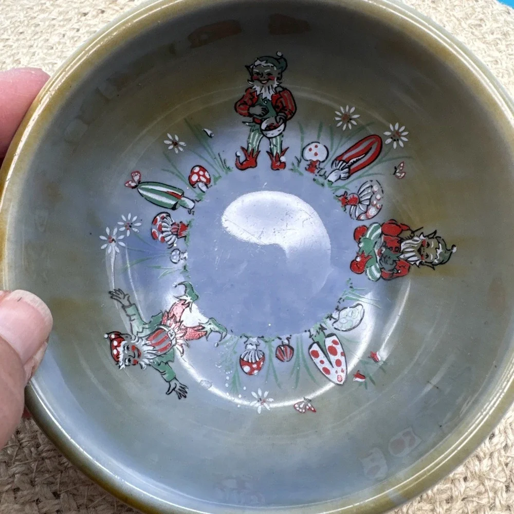 Wade Armagh Leprechaun Bowl Trinket‎ Dish Mushrooms Gnomes Irish Porcelain Vtg