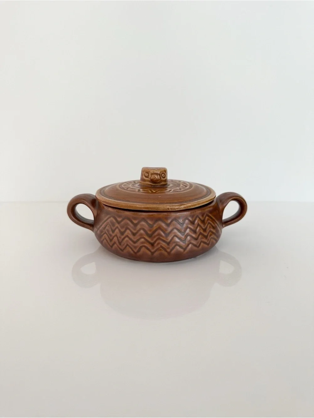Hall Pottery charming vintage