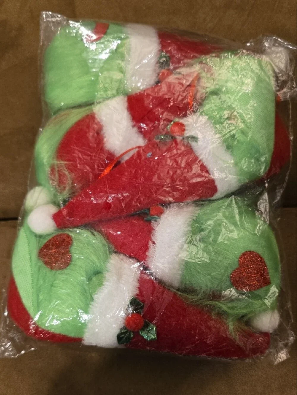 Grinch-Inspired Santa Hat Plush Gnomes. Red & Neon Green. 5 Piece Set. NEW.