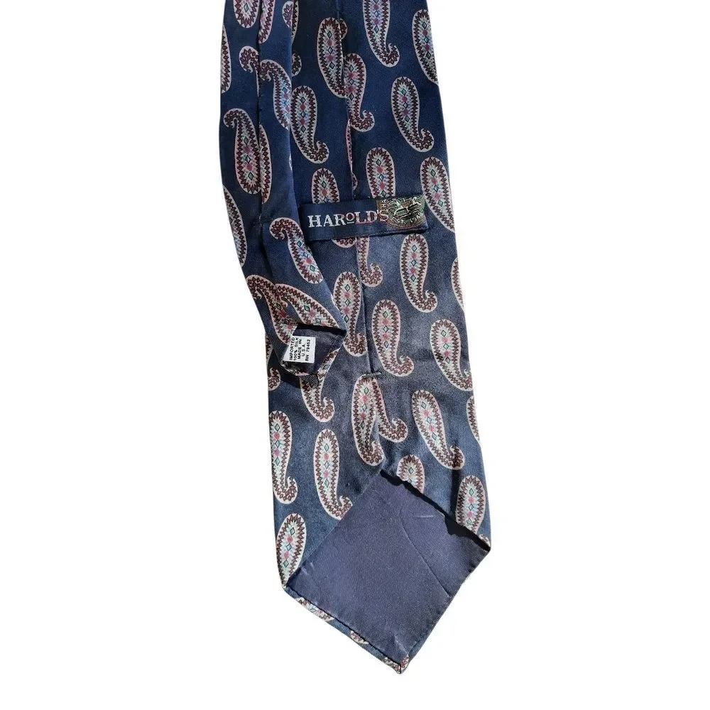 Harolds stylish navy