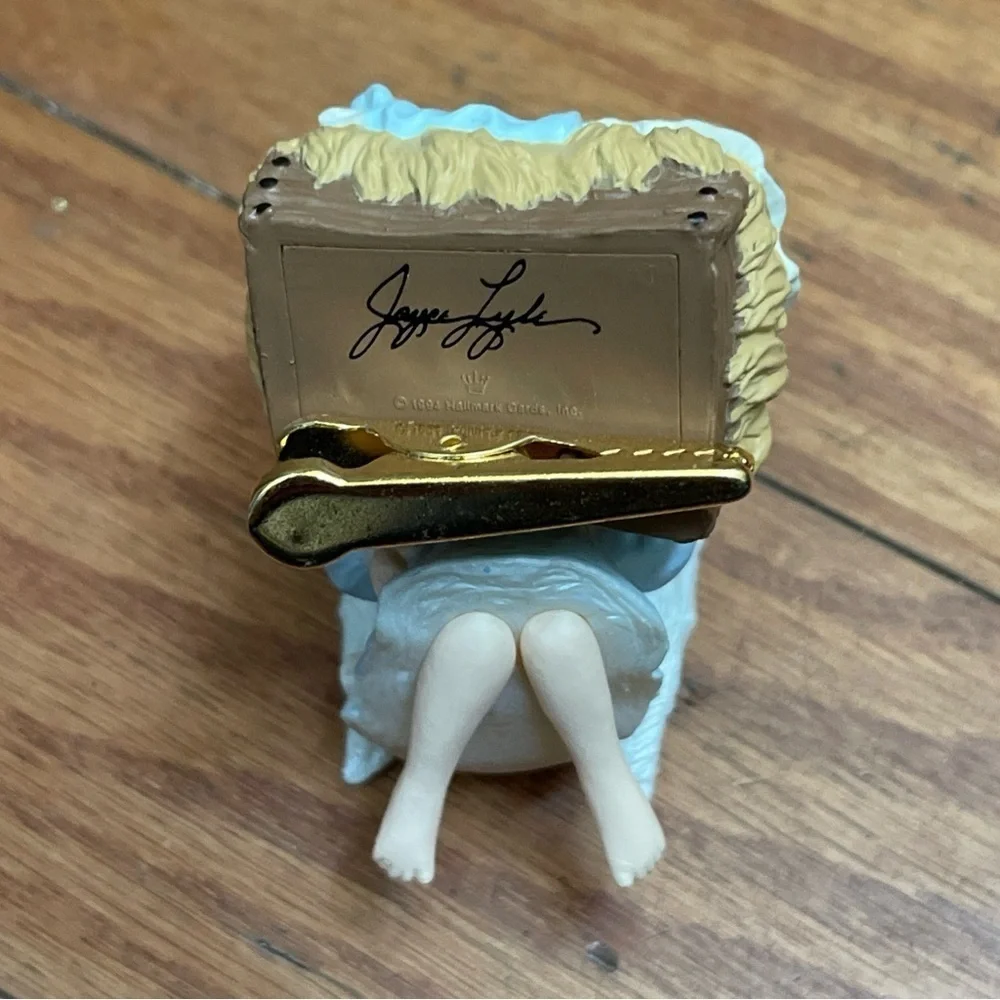 Hallmark Keepsake 1994 Happy Birthday Jesus Angel With Baby Jesus Ornament
