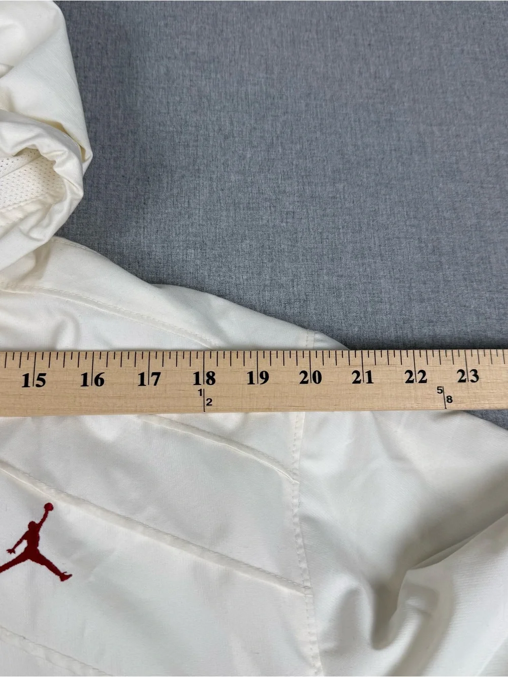 Jordan White Hooded Windbreaker Jacket Men’s M Y2K Jumpman Streetwear