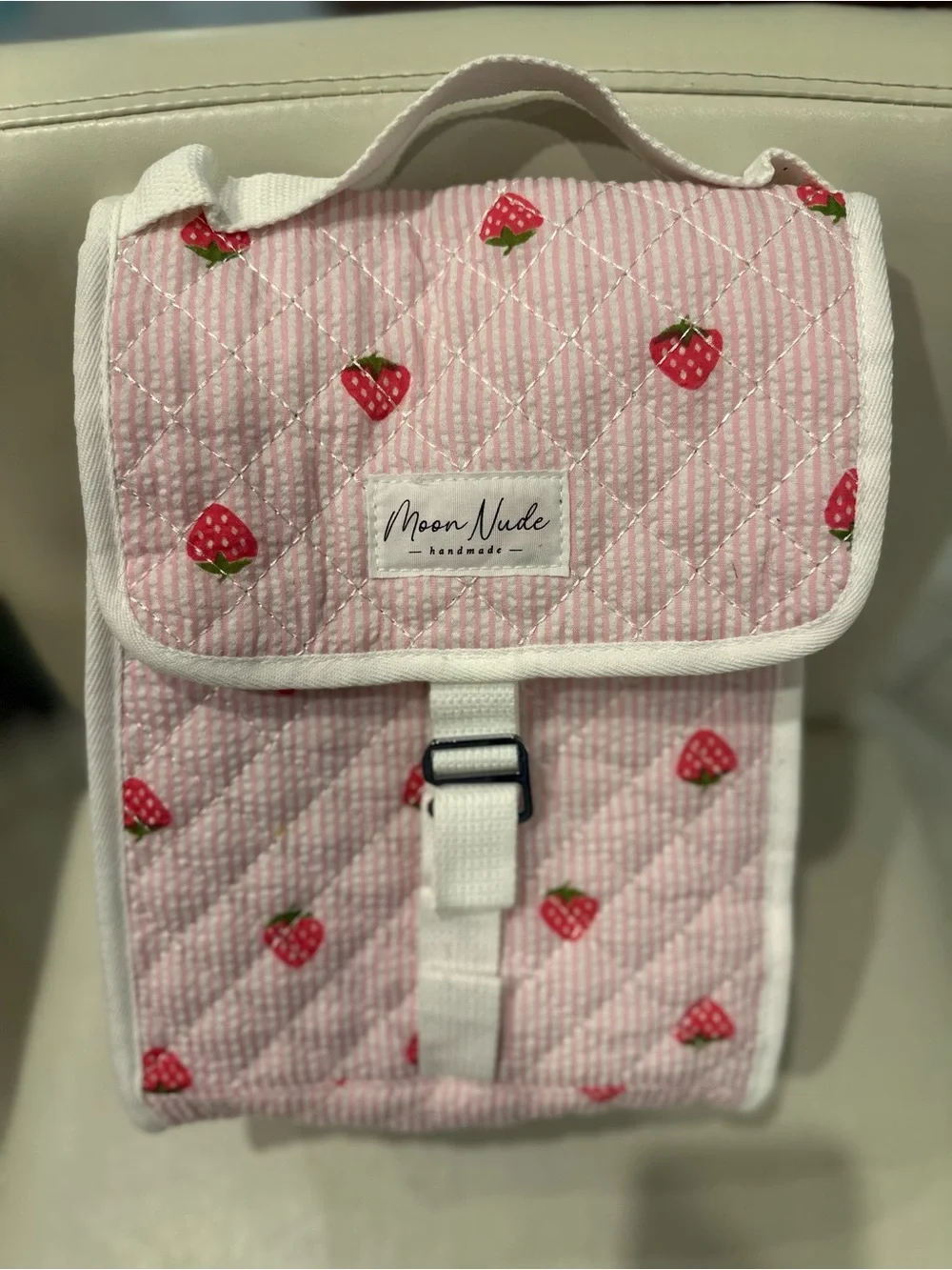 Moon Nude Pink Strawberry Quilted Lunch Bag