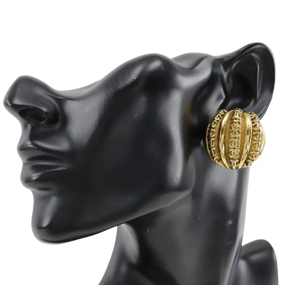 CHANEL authentic gold