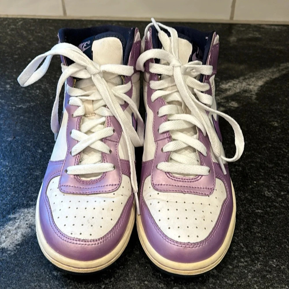 Vintage Nike Youth High Tops - Purple/White/Navy Size 6Y / EUR 38.5