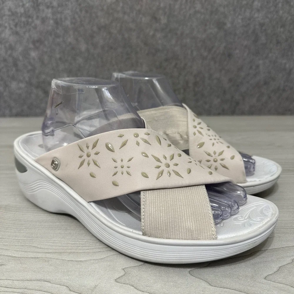 BZees Desire Slide Wedge Sandals Womens 11 Beige‎ Laser Crisscross Stretch