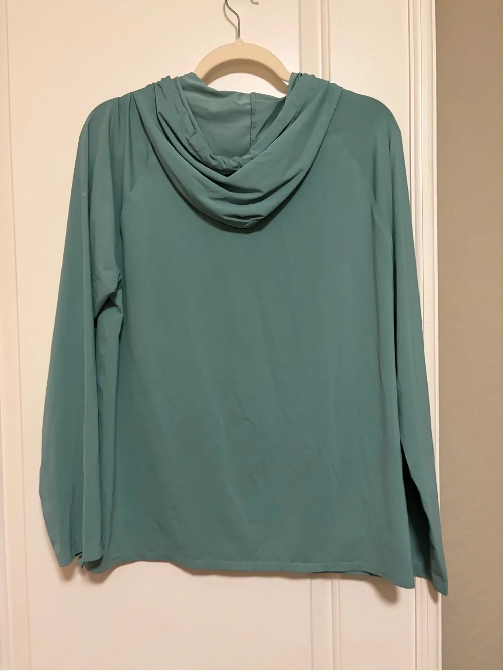 ALO Yoga soft stretch