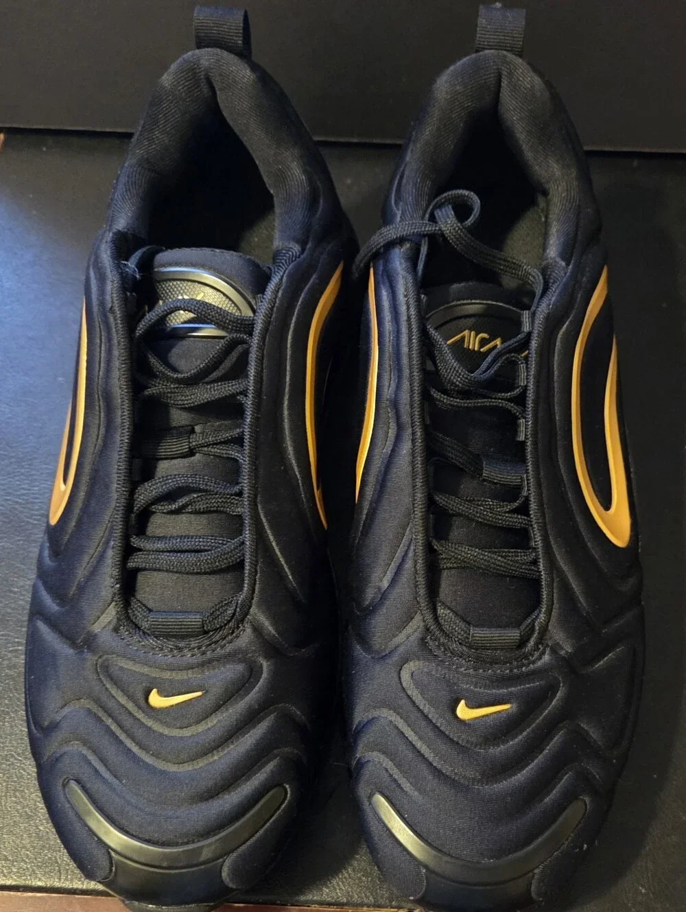 Nike Air Max 720 GS 'Black Metallic Gold' GS Youth Sz 7Y Women’s 8.5