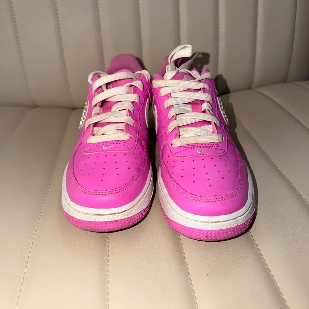 Nike bold pink