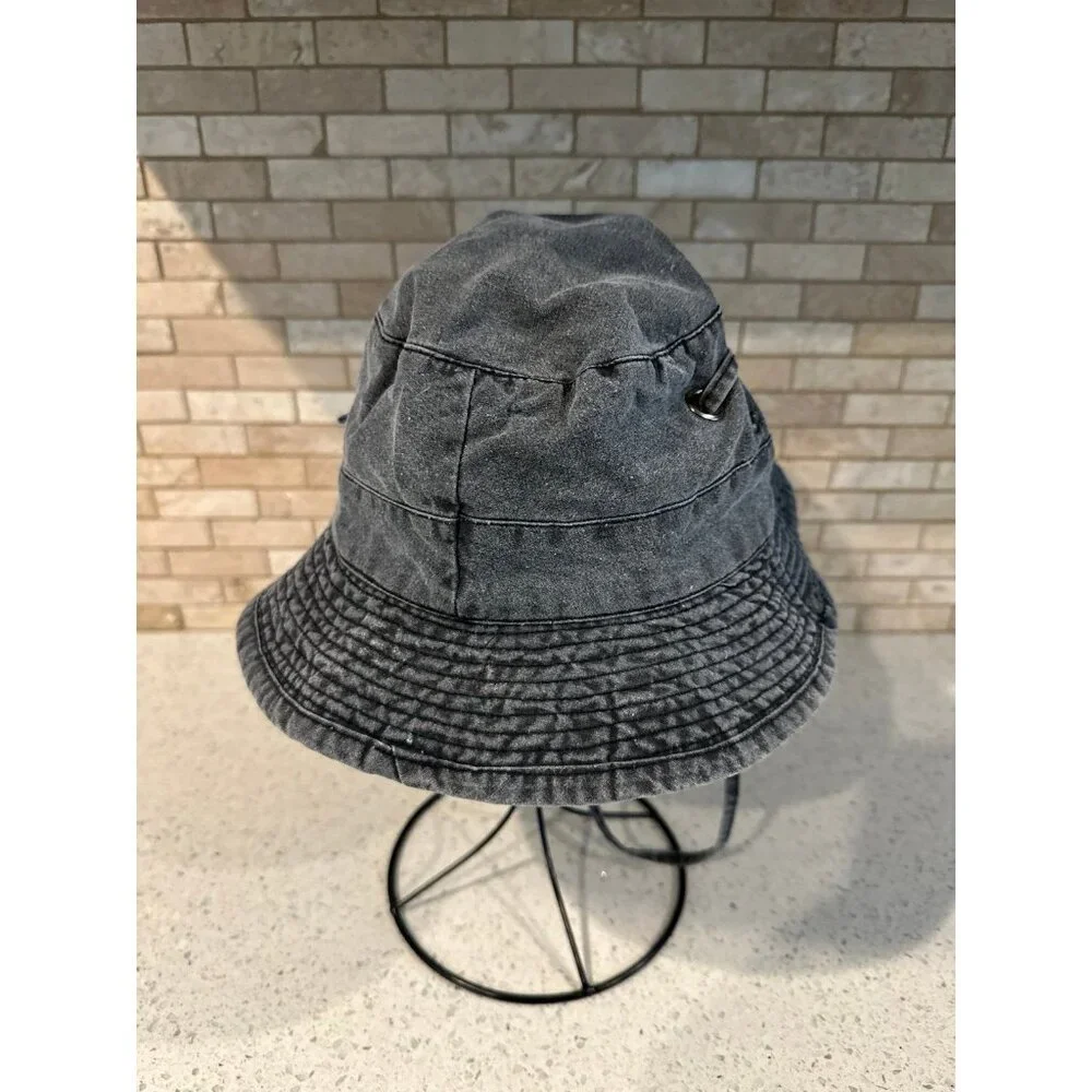 looney tunes wile e coyote bucket‎ hat grey