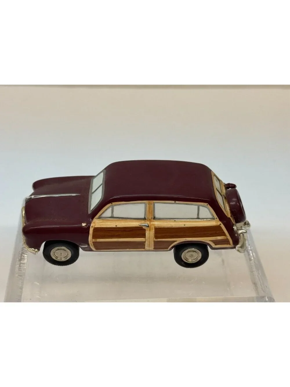 Dept 56  1949 Ford Woody Wagon-Snow Village Collection