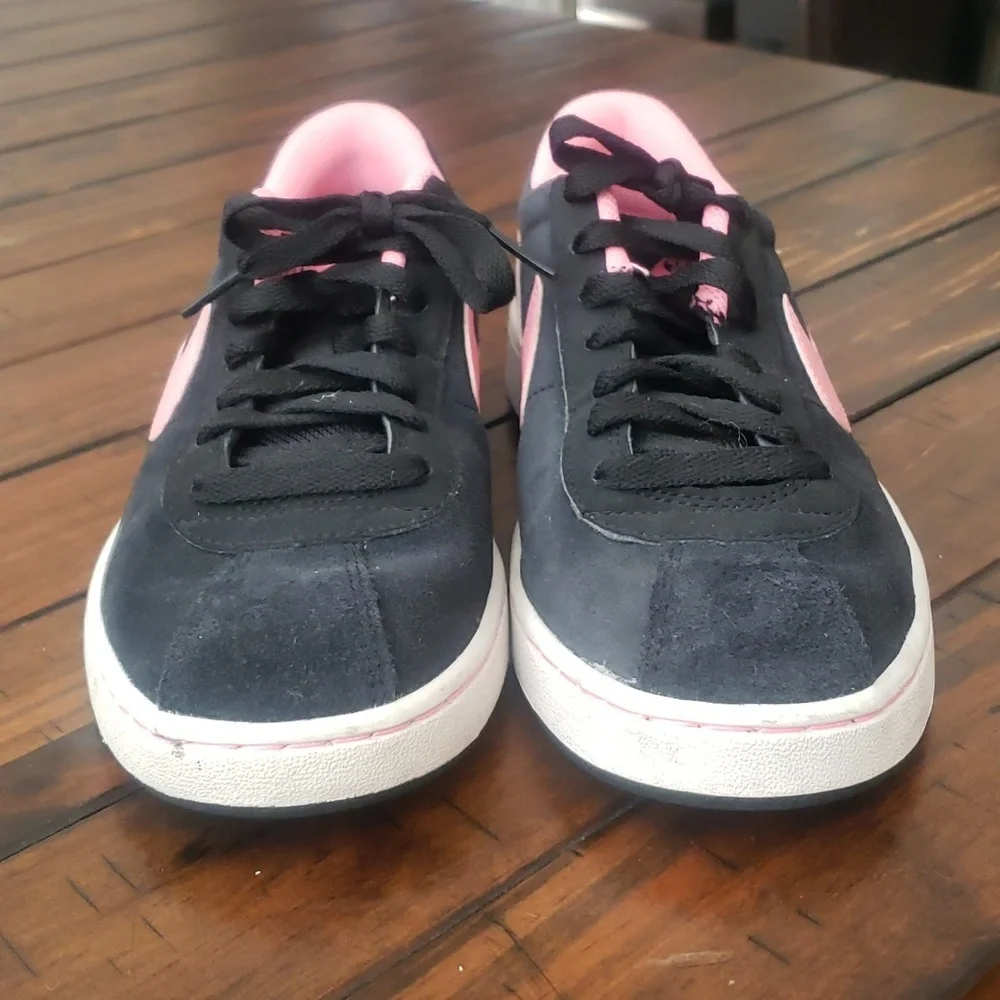 Nike but area minimal