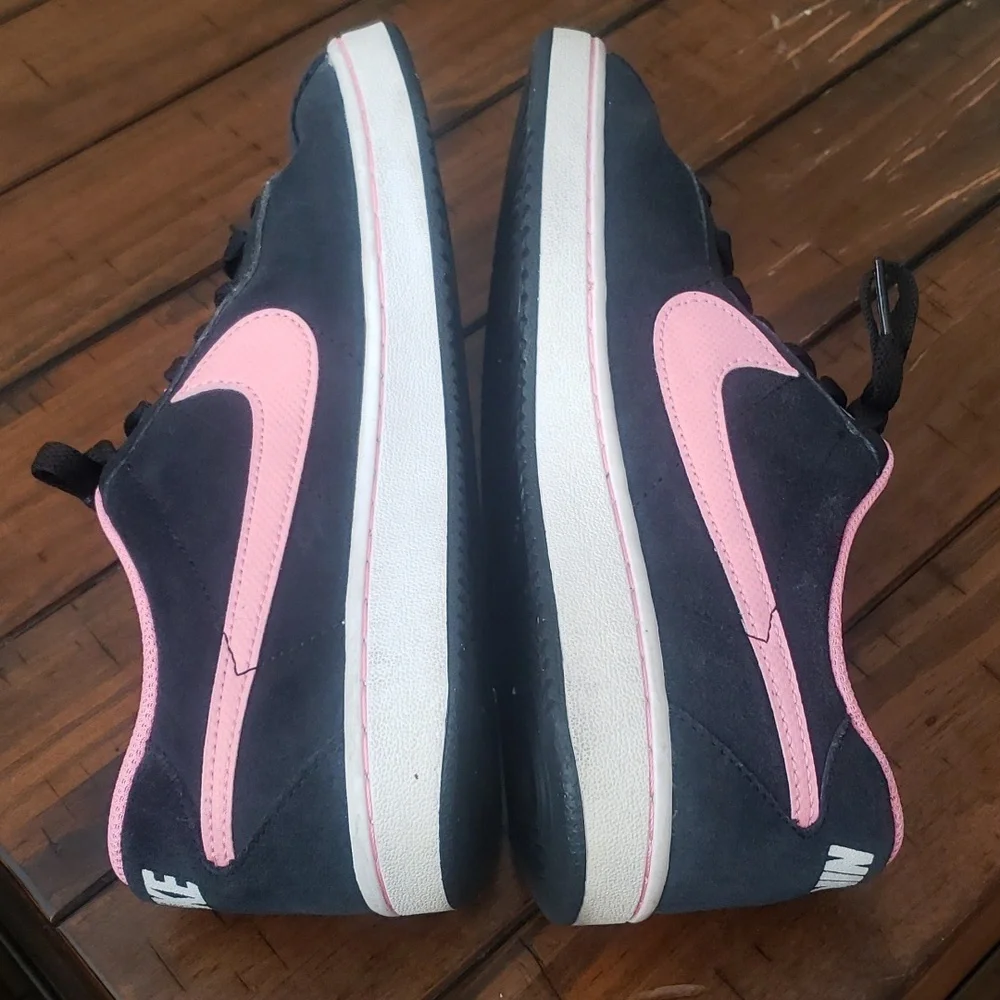 Nike but area